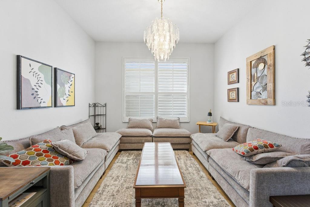 SUMMERGLEN - Residential