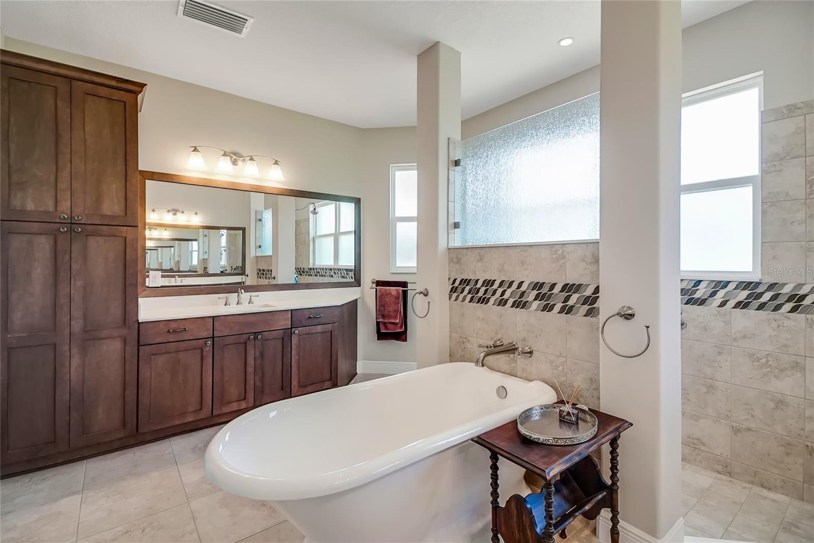 HARBOR HILLS - Residential