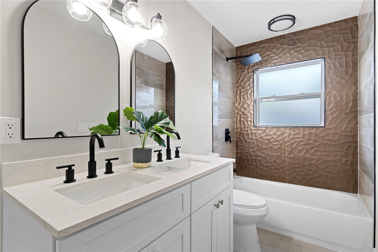 GOLDEN HILLS TURF & COUNTRY CLUB - Residential