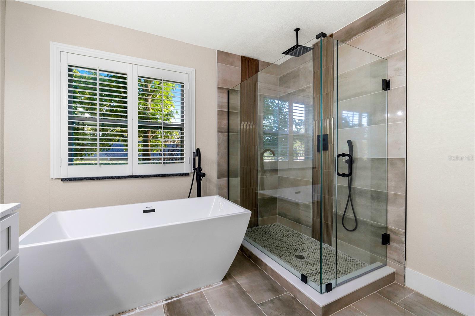 GOLDEN HILLS TURF & COUNTRY CLUB - Residential