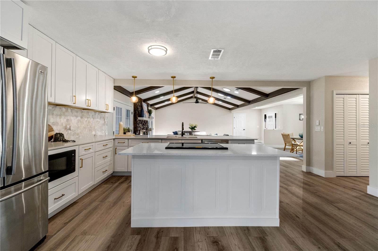 GOLDEN HILLS TURF & COUNTRY CLUB - Residential