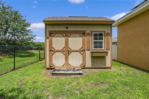 A home in LAKELAND