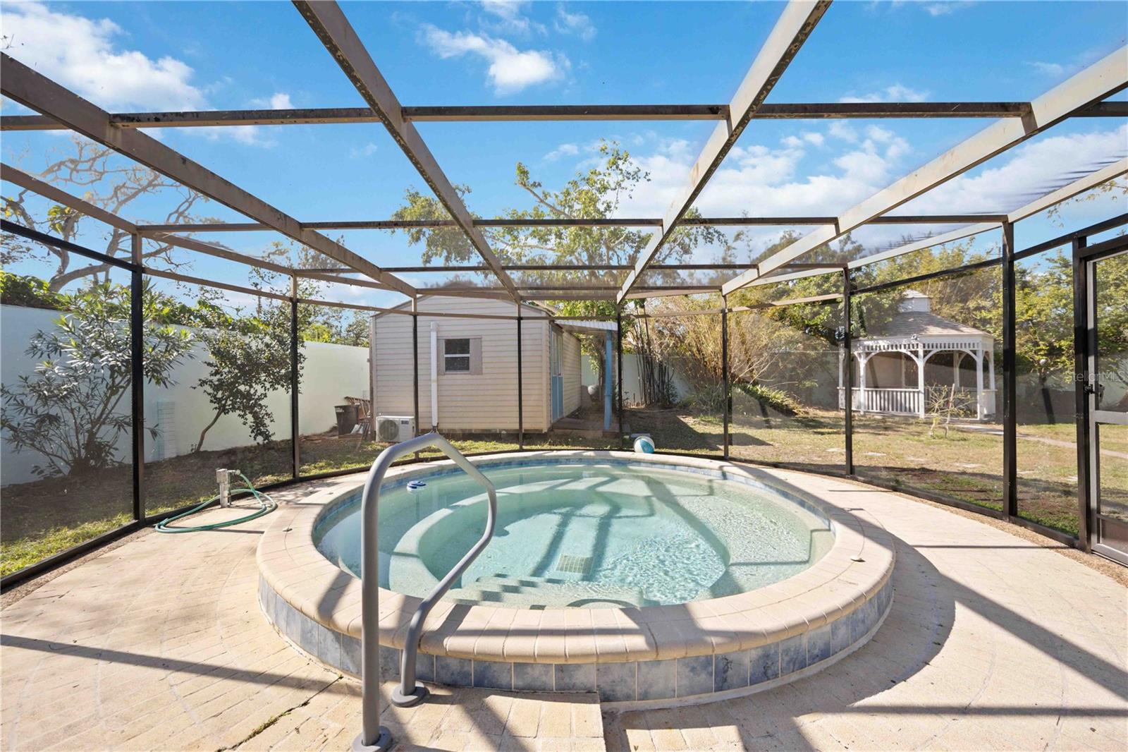 SHERWOOD ESTATES - Residential