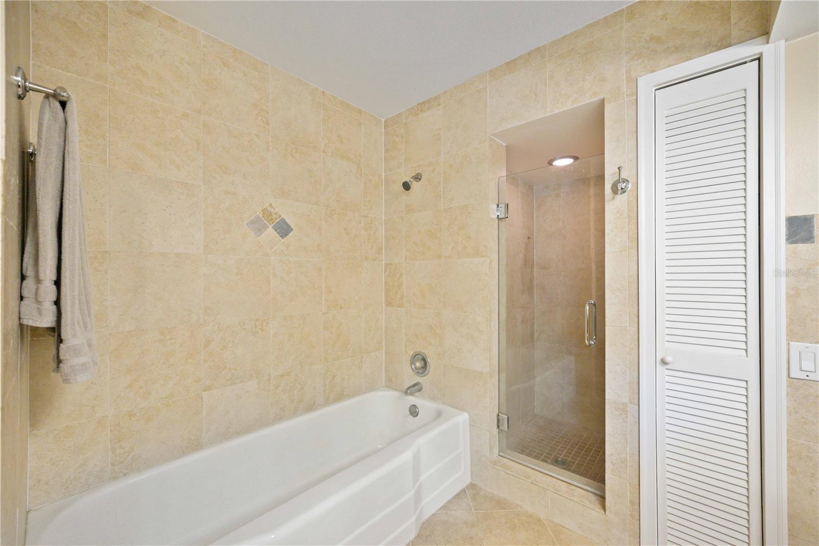 SHERWOOD ESTATES - Residential