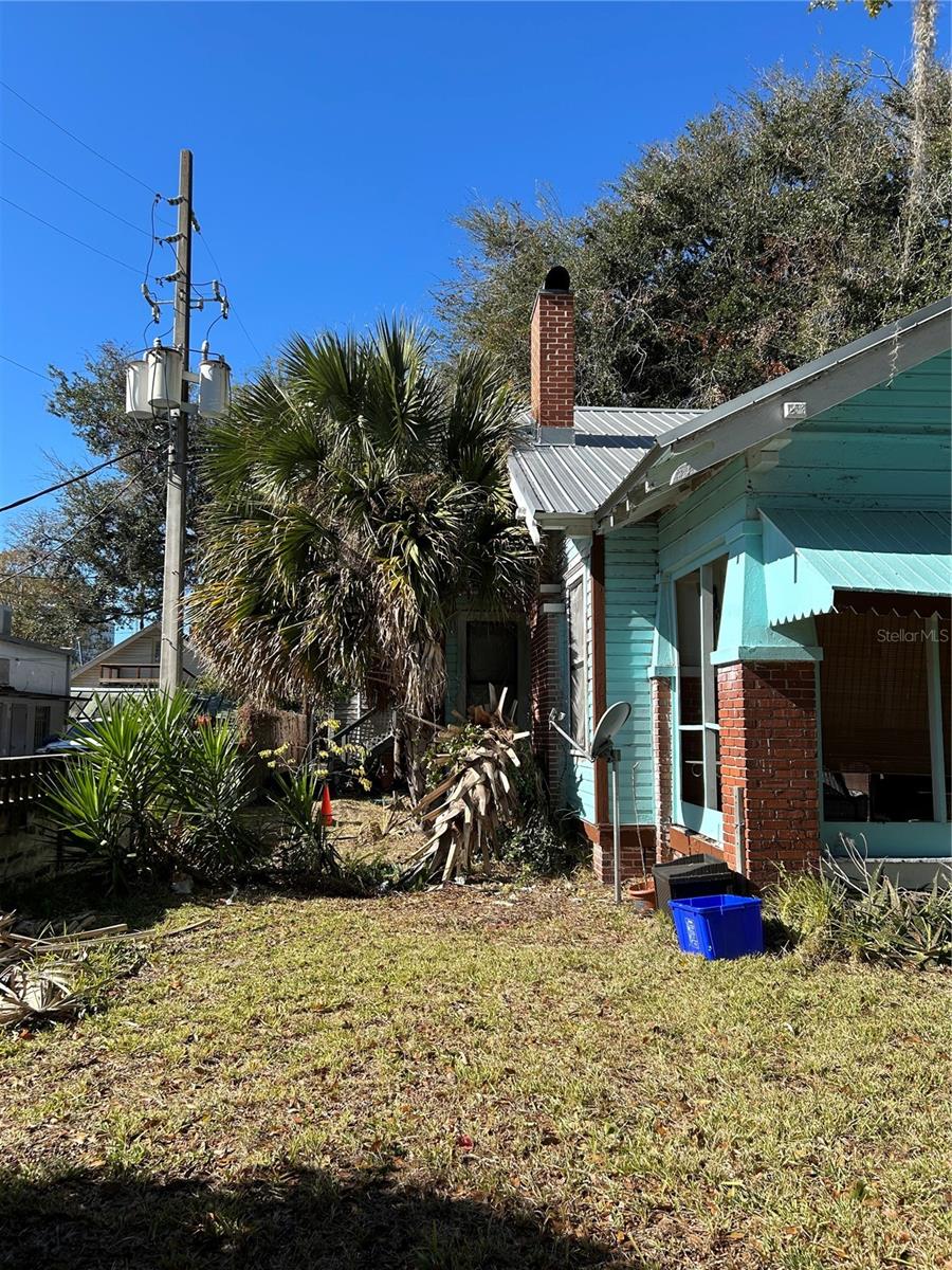 BROWNS ADD FLORIDA COURT - Residential