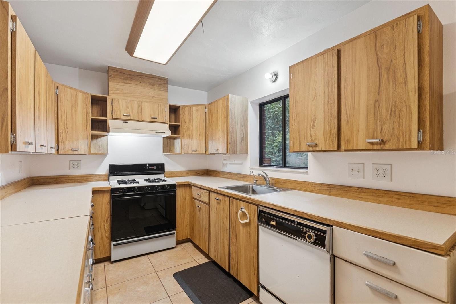 1439 SHADY PLACE 1&2