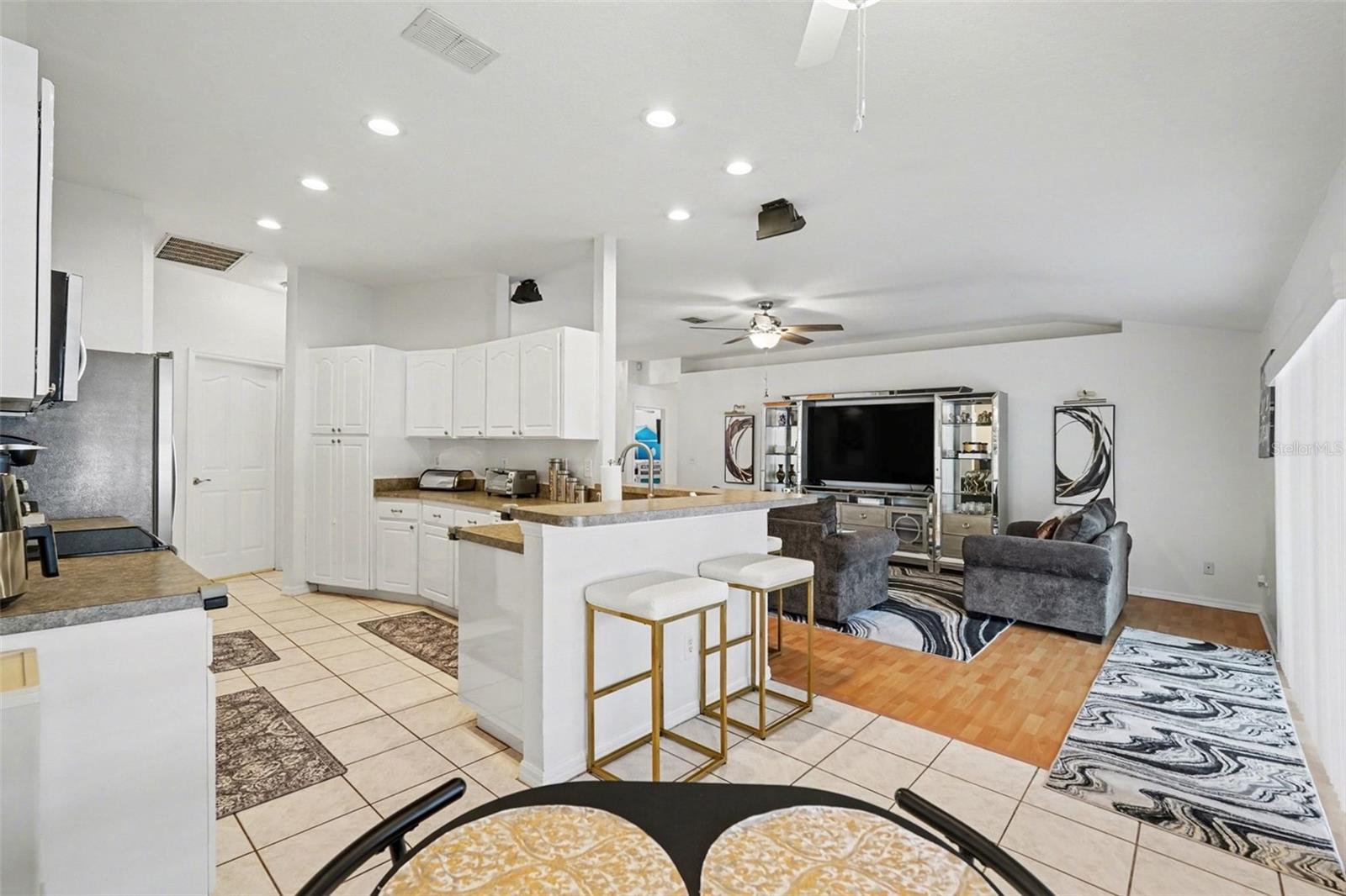 KINGSWAY OAKS UNIT 2 - Residential