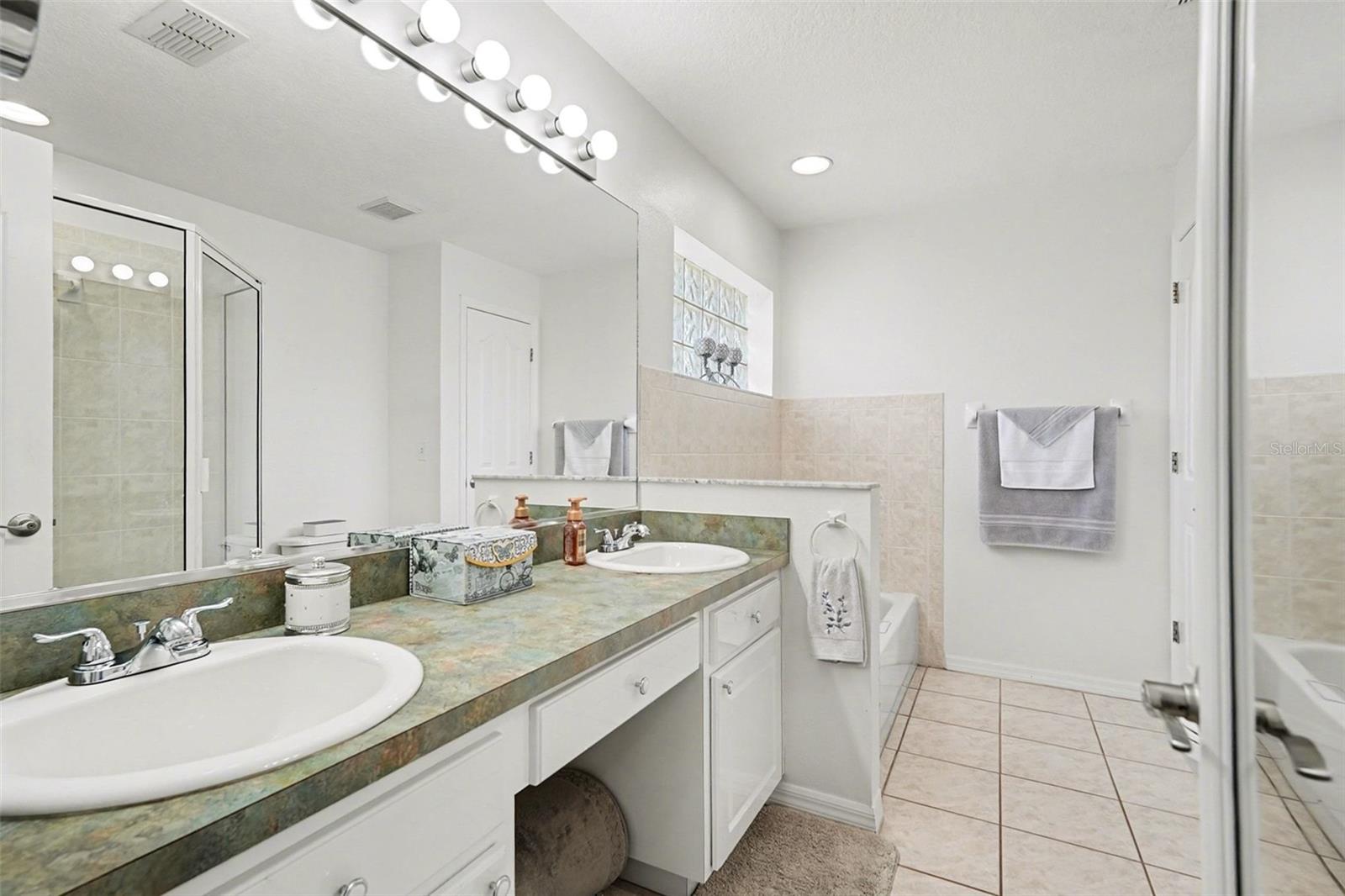 KINGSWAY OAKS UNIT 2 - Residential