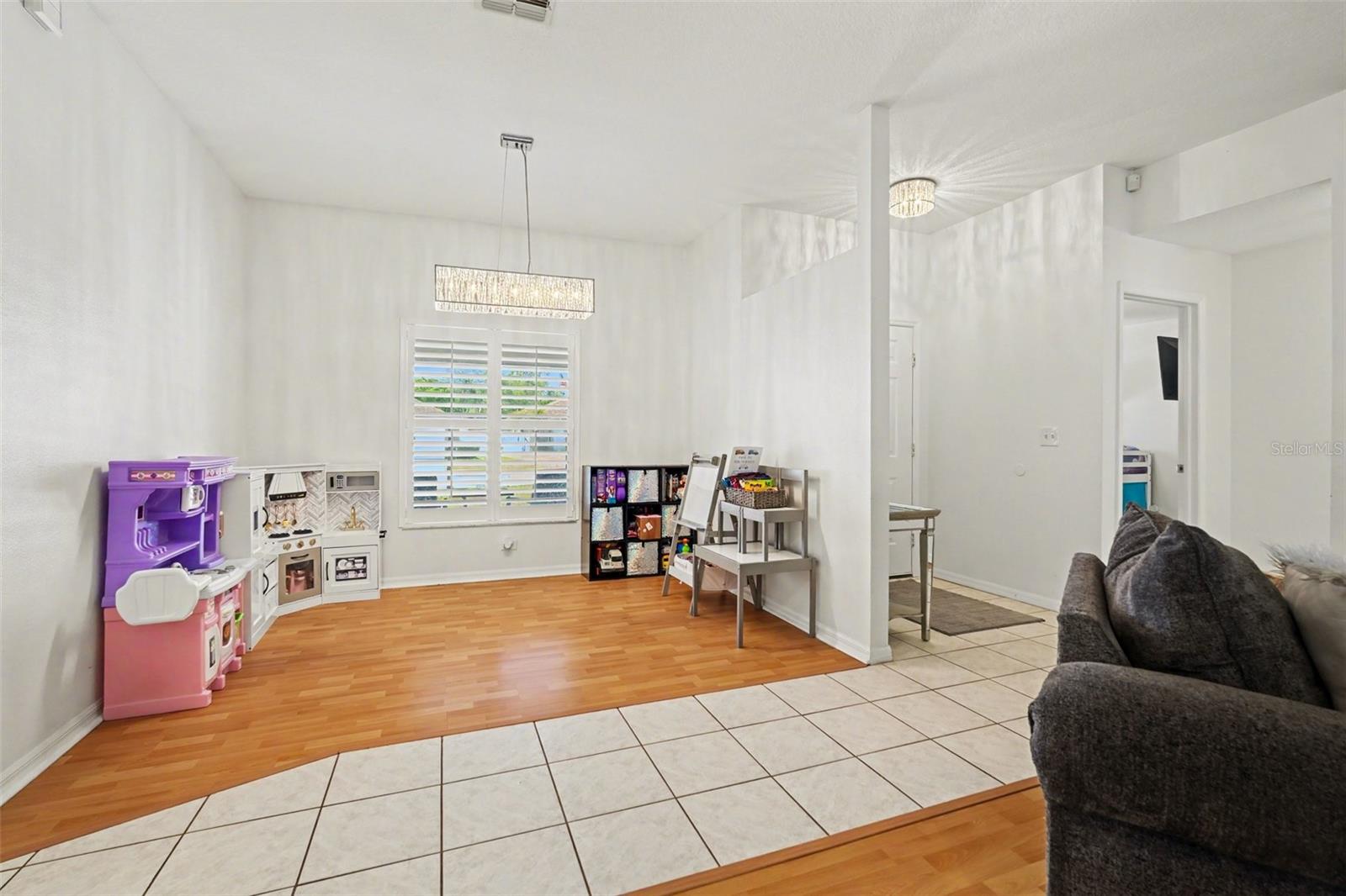 KINGSWAY OAKS UNIT 2 - Residential