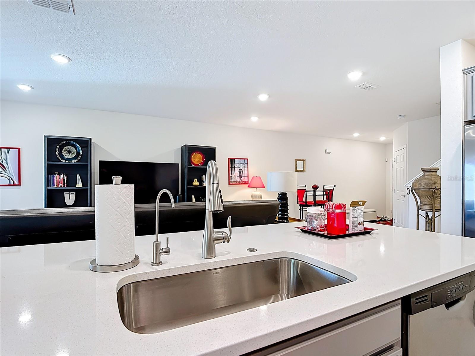 BELLA PARC TWNHMS - Residential