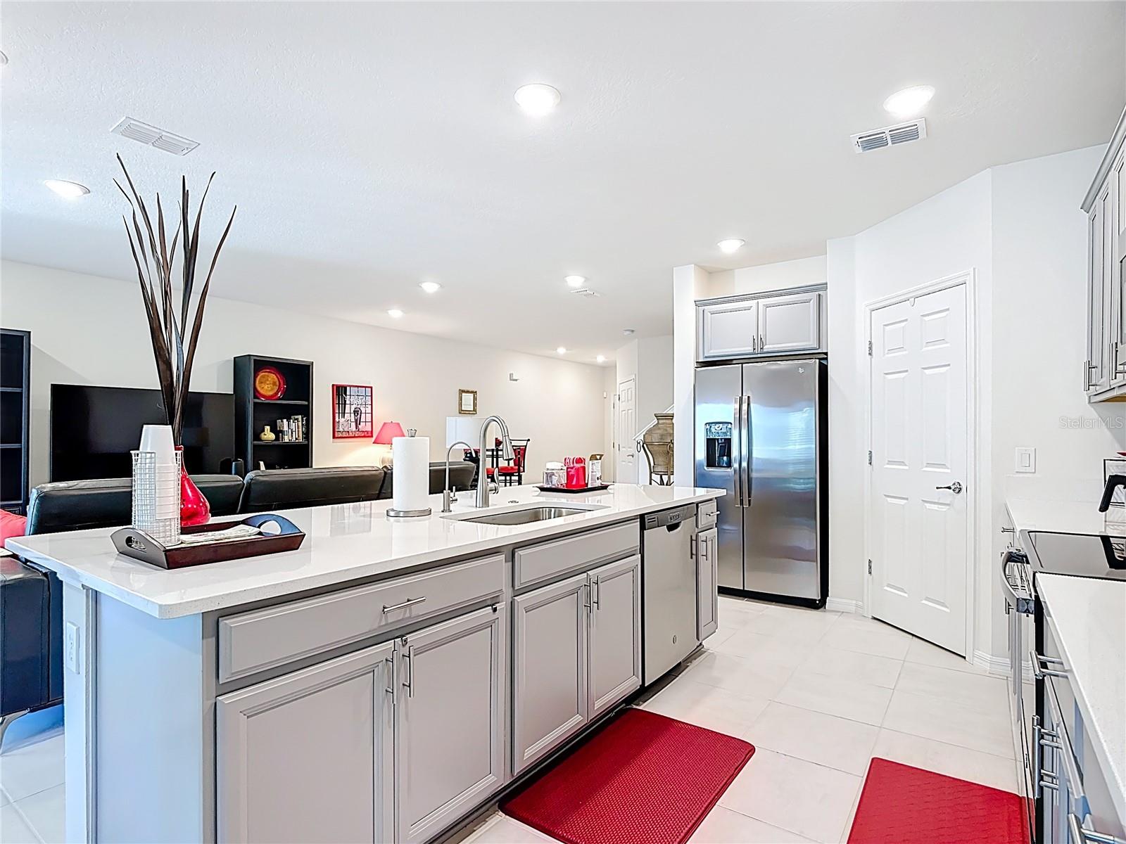 BELLA PARC TWNHMS - Residential