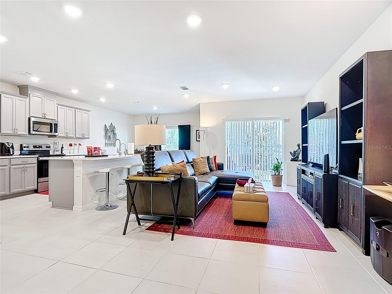 BELLA PARC TWNHMS - Residential