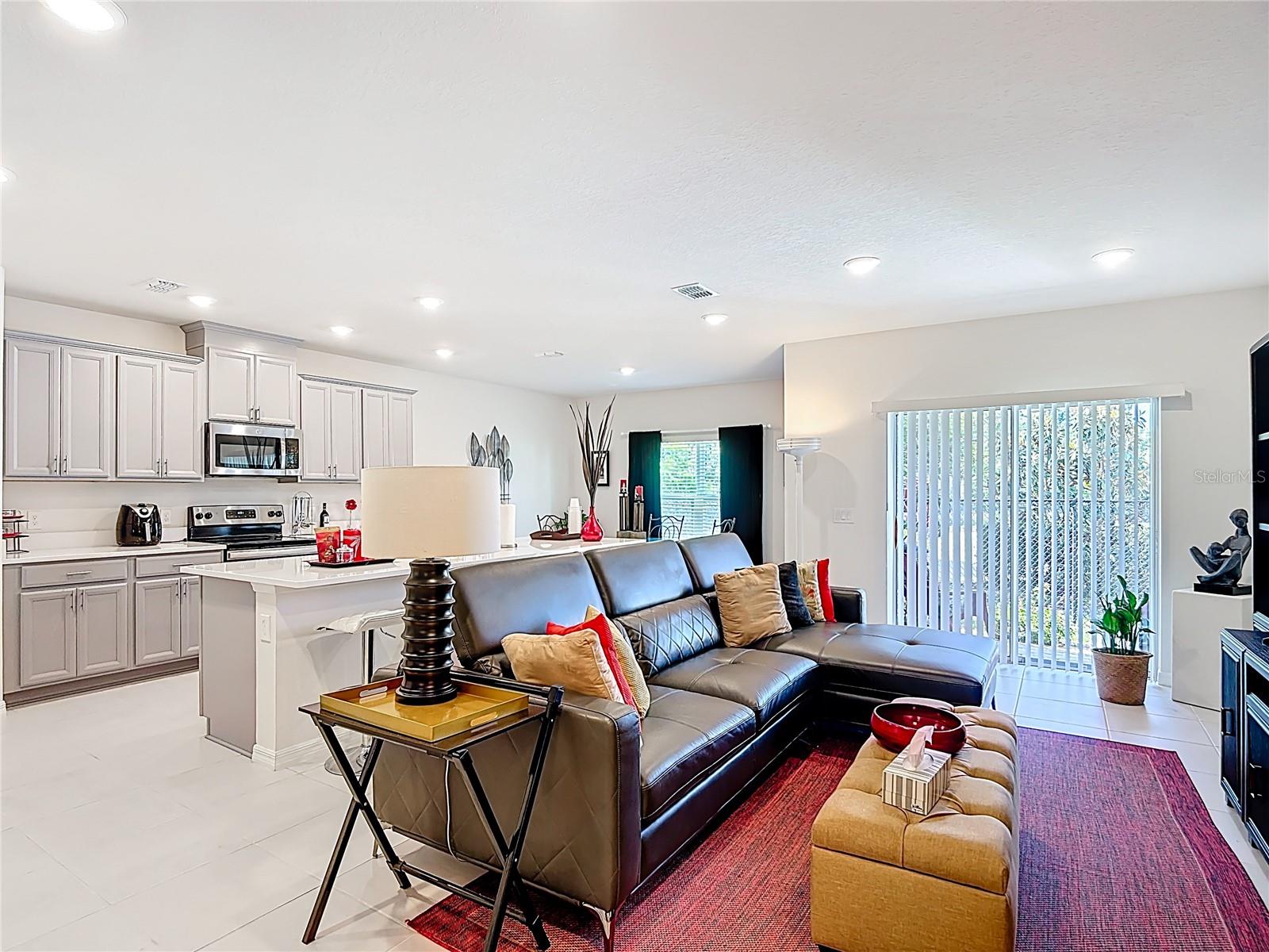 BELLA PARC TWNHMS - Residential