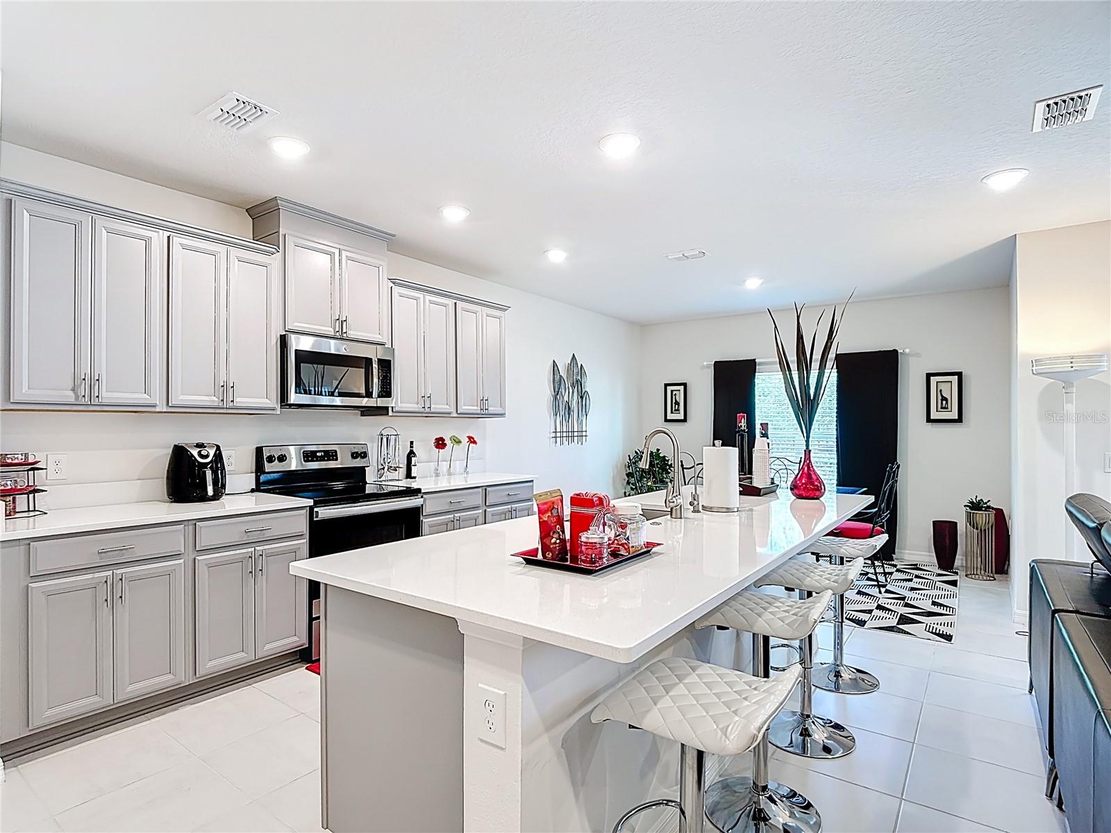 BELLA PARC TWNHMS - Residential