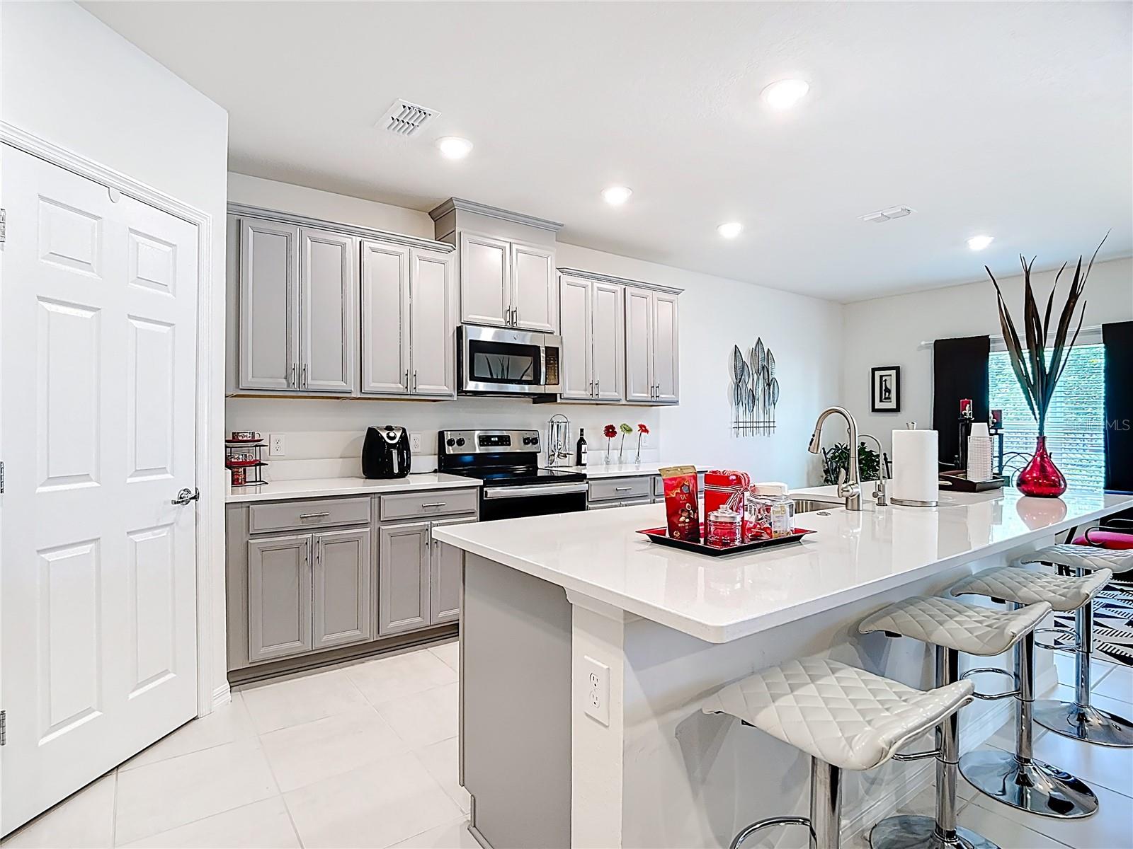 BELLA PARC TWNHMS - Residential