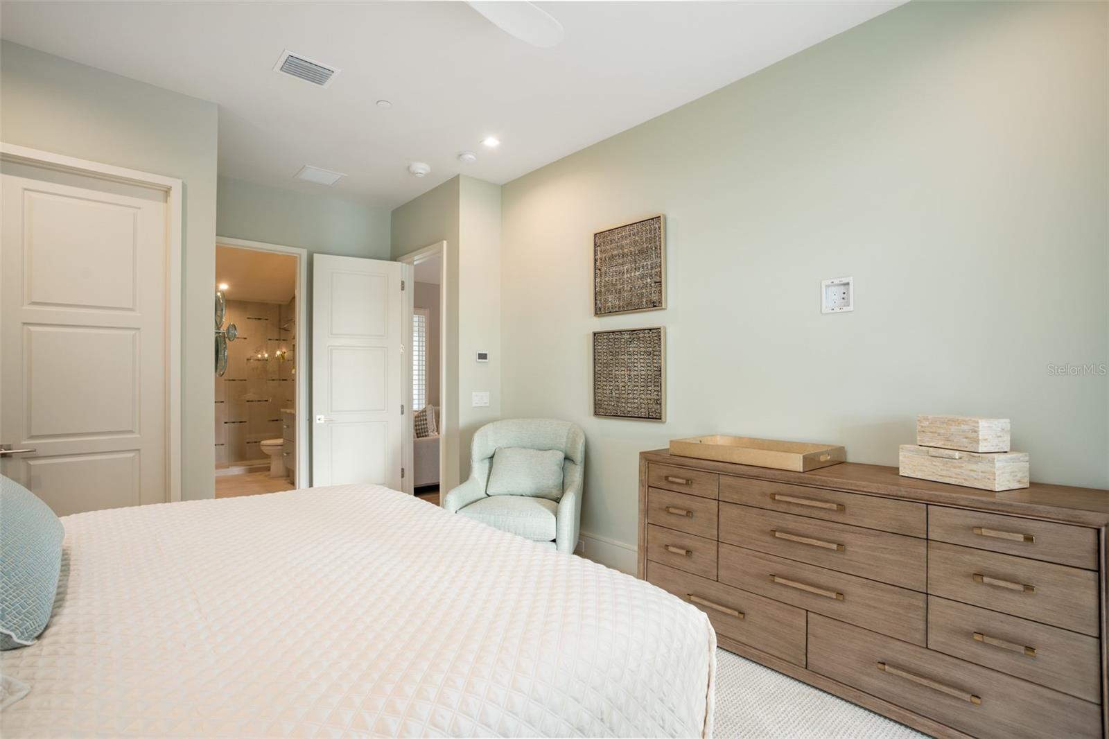 RESORT RESIDENCES AT GL ORLANDO - Residential