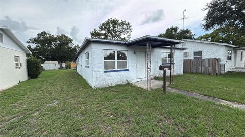 Photo of 2410 38th Avenue N, St Petersburg, FL 33713 (MLS # TB8401167)
