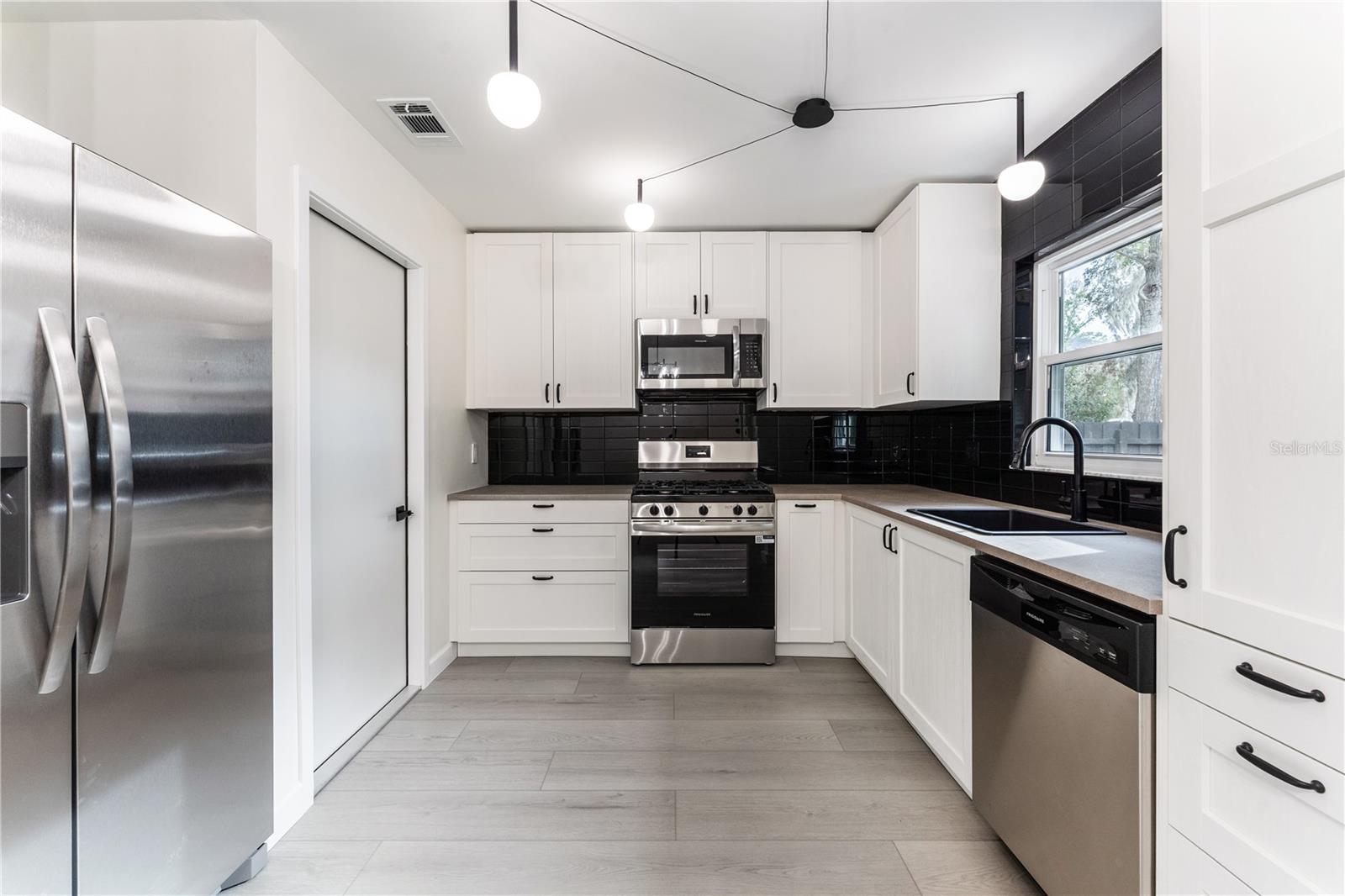 SEMINOLE PARK - Residential Lease