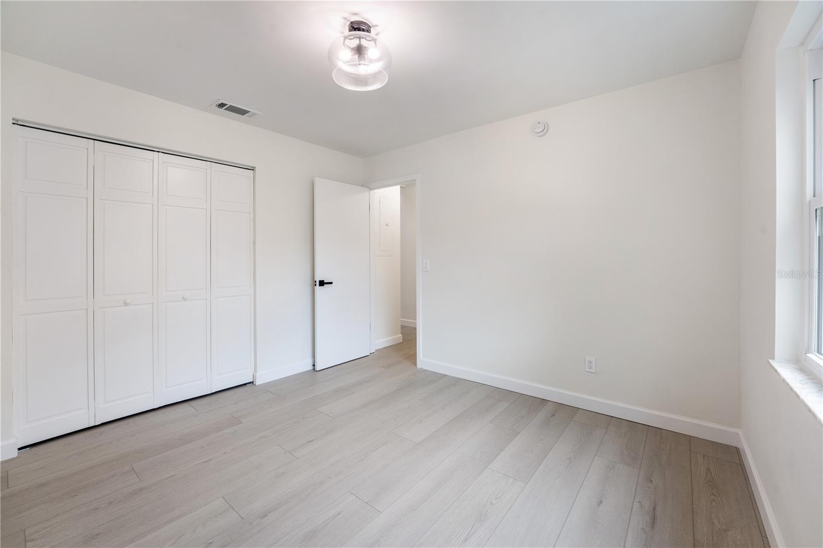 SEMINOLE PARK - Residential Lease