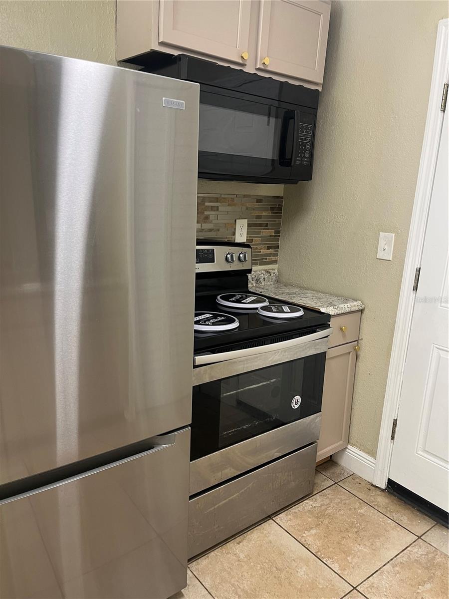 LINCOLN PARK ADD - Residential Lease