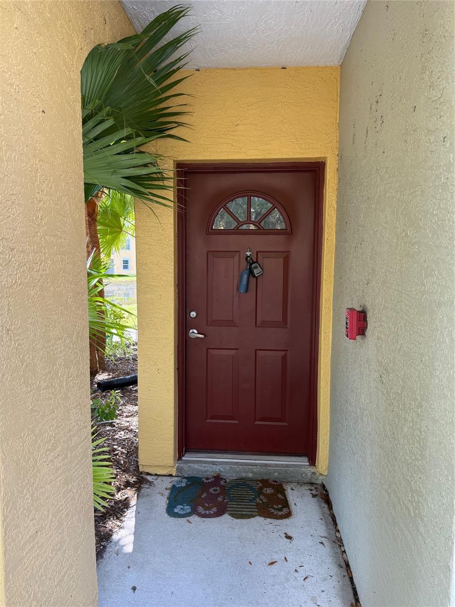 Located in Beautiful Las Palmas of Sarasota. This Townhouse condo , is a 1 bedroom, one bath and a Half bath. Has a Bonus Room that can be used as a Den, Office, Bedroom. Great View looking out to the Fountain and Lagoon. . Great Location, near the heated pool and clubhouse. Is a short drive to the University Town Center Mall , Nathan Benderson Park, Mote Marine Aquarium, Lakewood Ranch and so much more. Lots of shops, malls, and restaurants, nearby. Community has 2 pools, heated, 2 gyms, tennis , Hot Tub, , Pickleball Courts and a Spa, a playground, Dog Park, and even a place for your boat and RV if you have on. It is a short drive to Siesta Key Beach, Lido Beach, Sarasota Airport, Bradenton and Lakewood Ranch. It is really a awesome location. Well Maintained property.