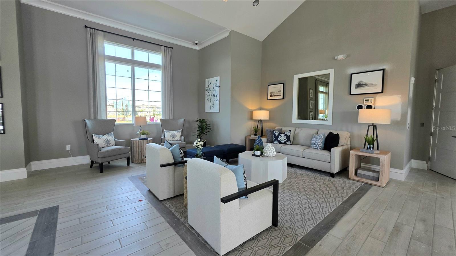 HAWTHORNE - Residential Lease