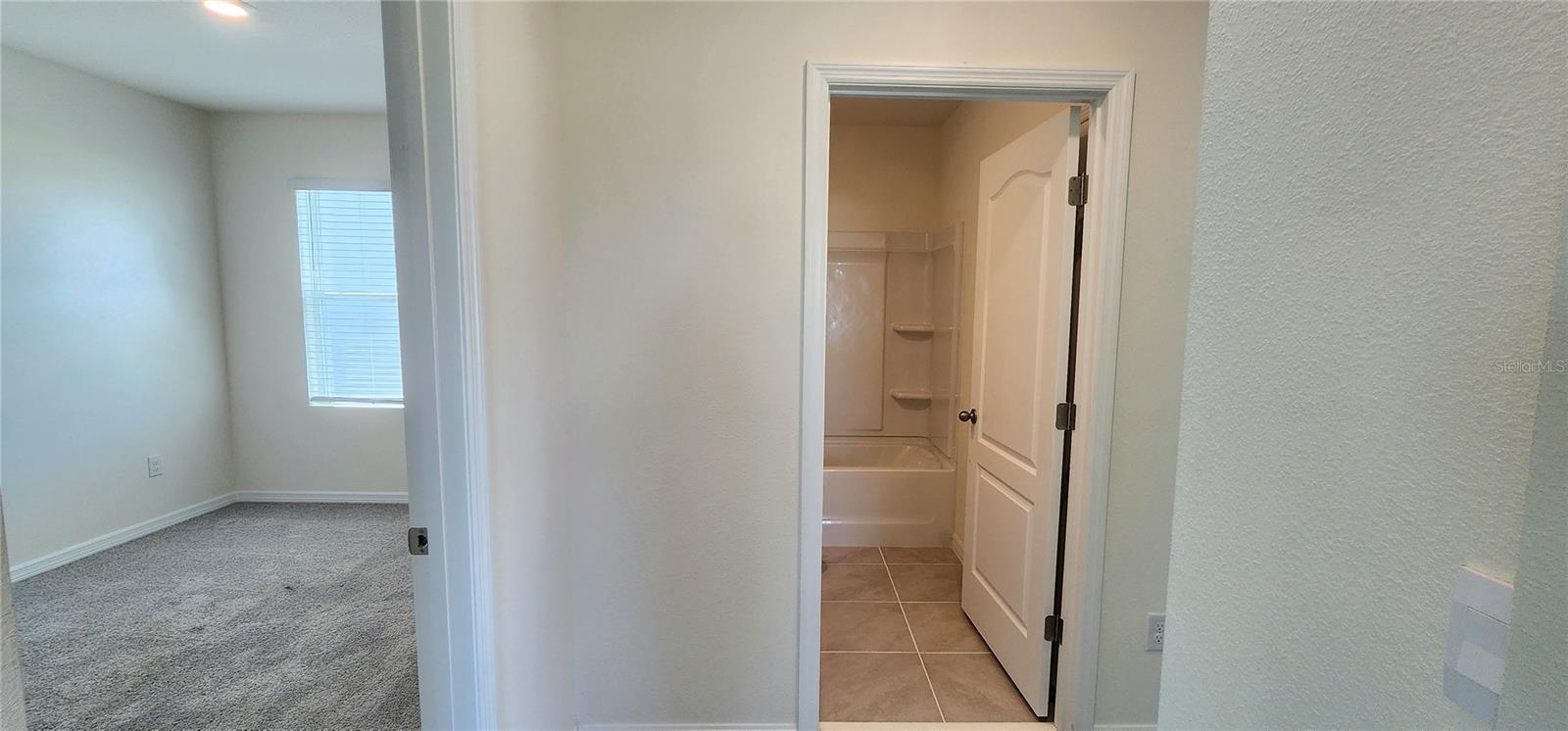 HAWTHORNE - Residential Lease