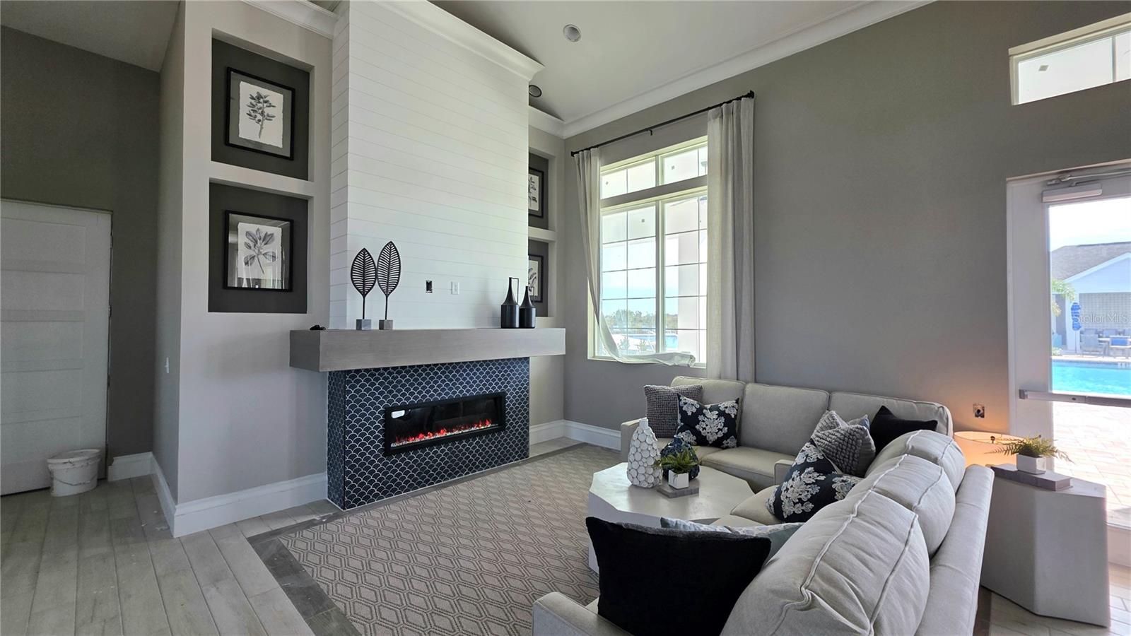 HAWTHORNE - Residential Lease