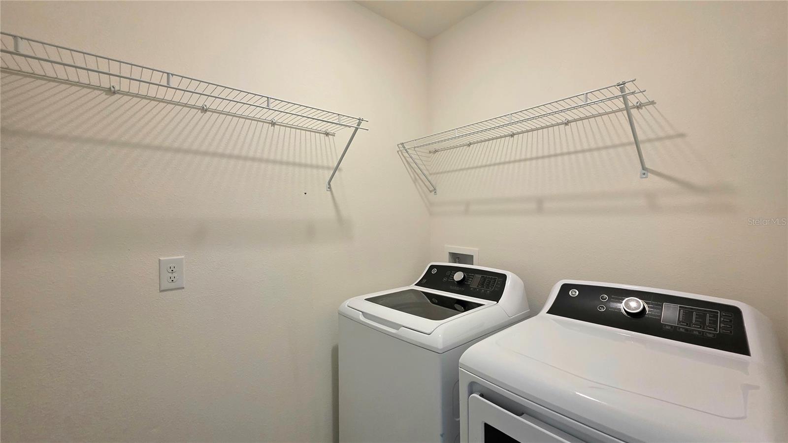 HAWTHORNE - Residential Lease