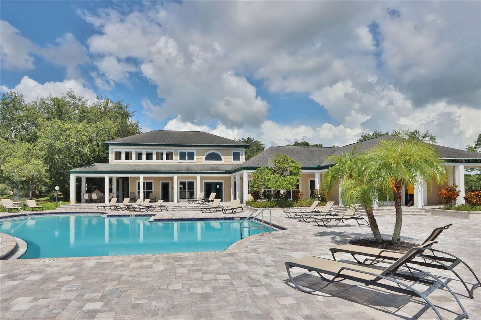 THE LANDINGS OF TAMPA A CONDOM - Residential