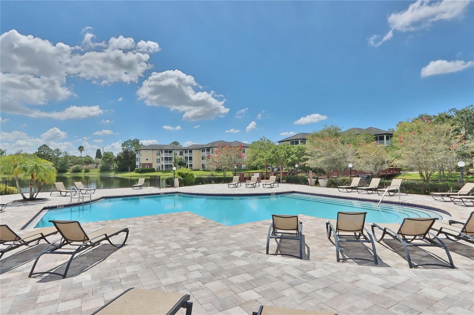 THE LANDINGS OF TAMPA A CONDOM - Residential