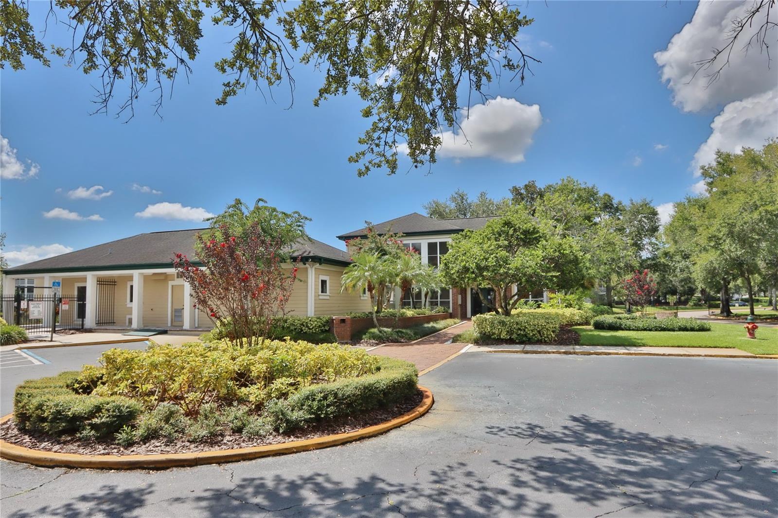 THE LANDINGS OF TAMPA A CONDOM - Residential