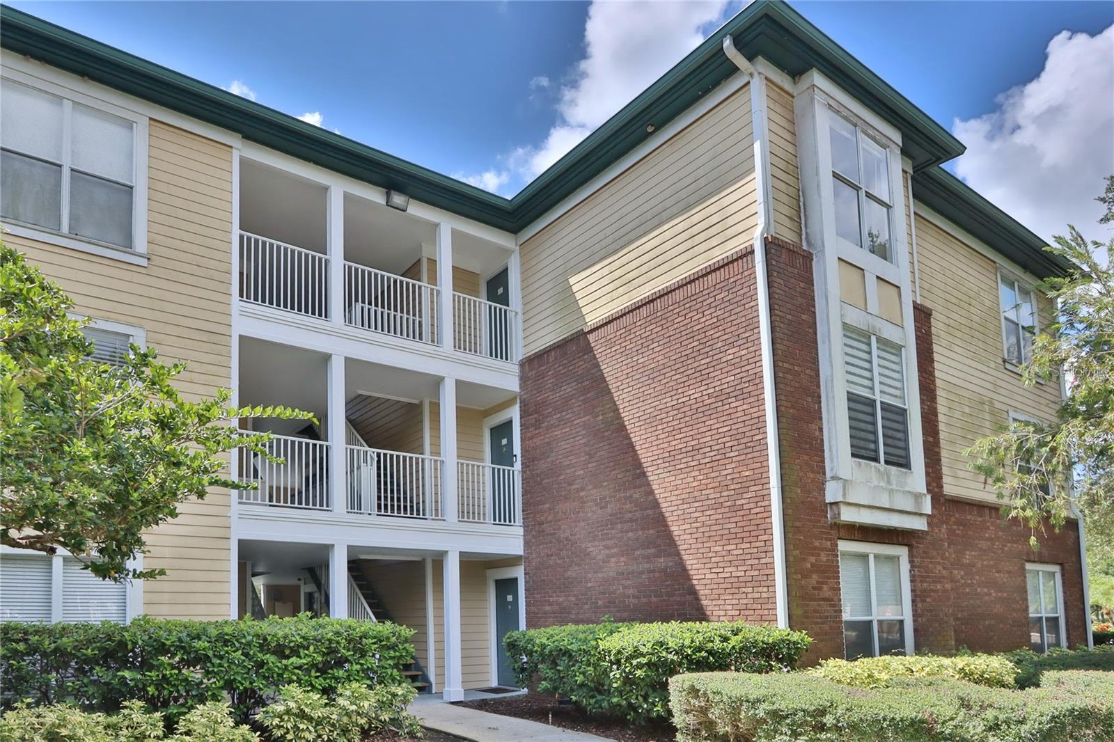 THE LANDINGS OF TAMPA A CONDOM - Residential