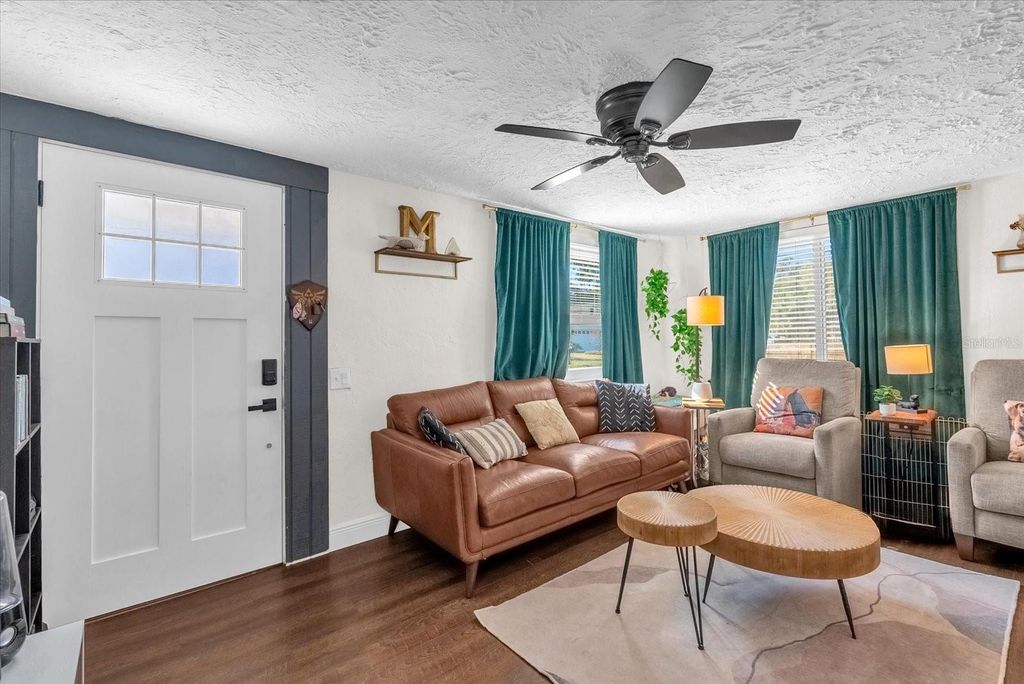 Photo of 1719 Crocker Avenue, Orlando, FL 32806 (MLS # O6381432)