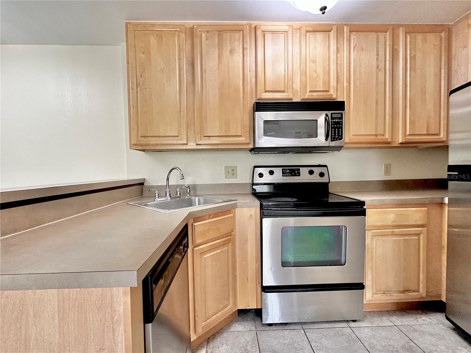 CENTRAL PARK METROWEST CONDO - Residential