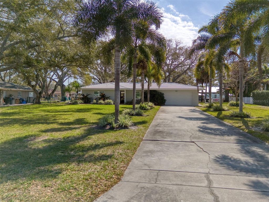 Photo of 5 Shore Drive, Dunedin, FL 34698 (MLS # TB8480592)