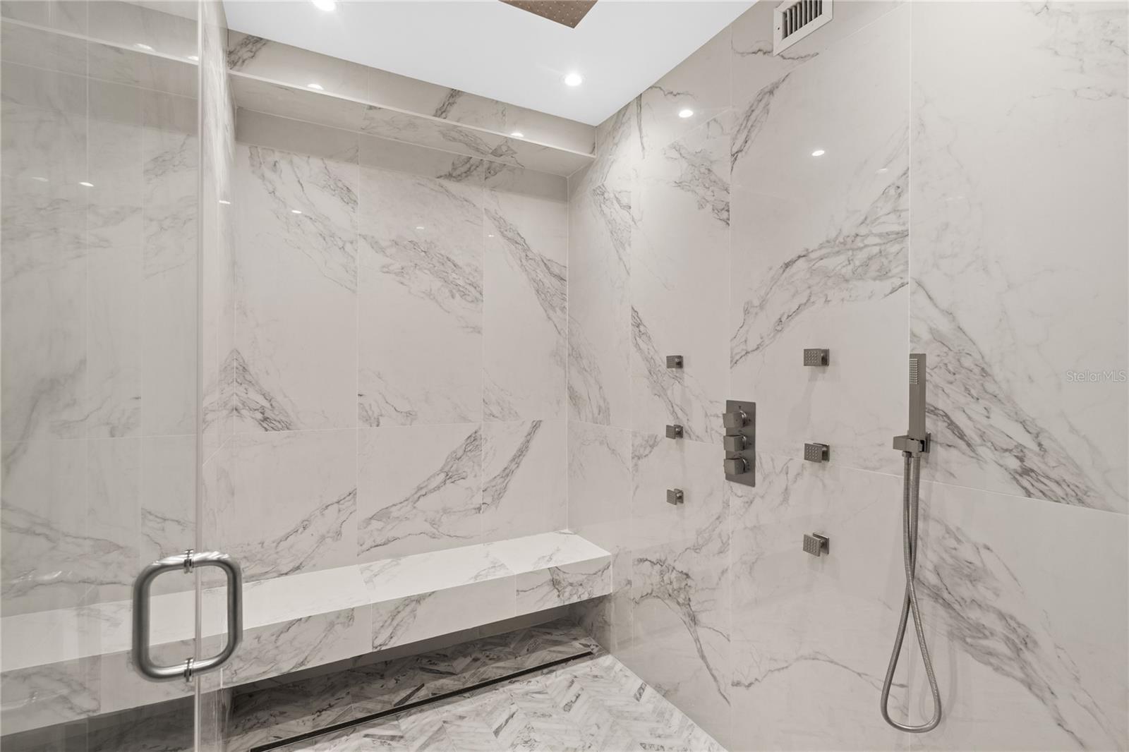 GRAND RESERVE COUNTRY CLUB RESIDENCES - Residential