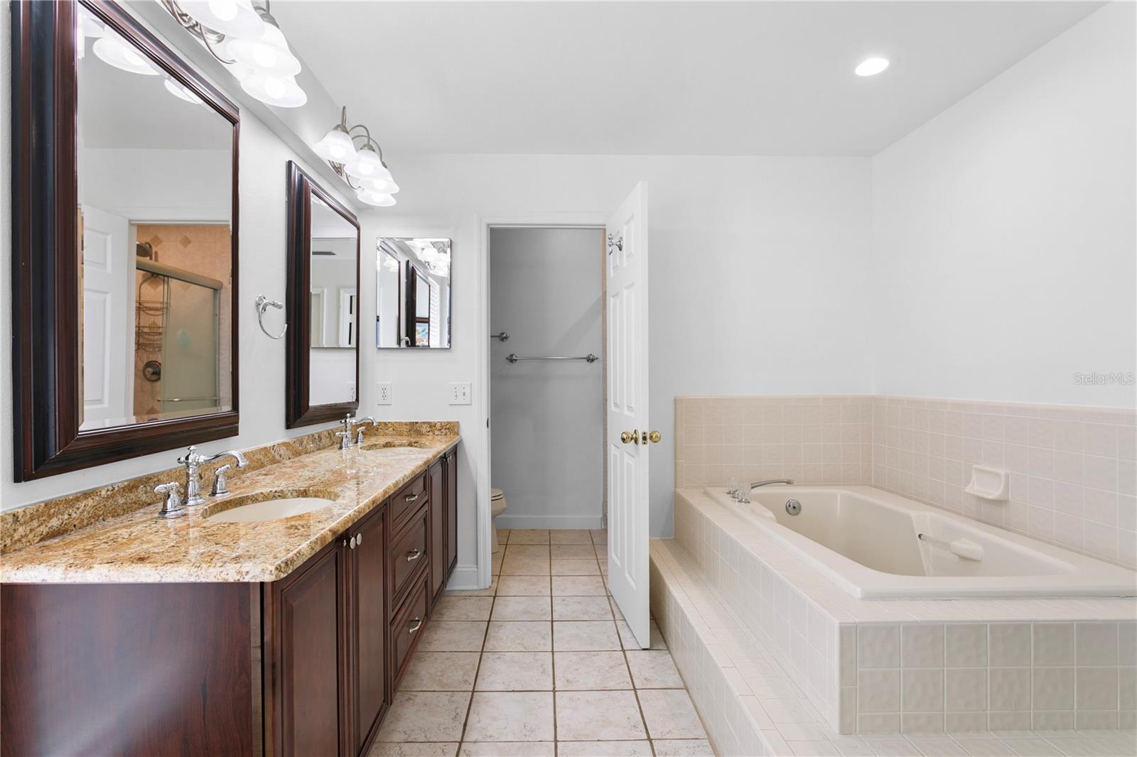 FARMINGTON - Residential
