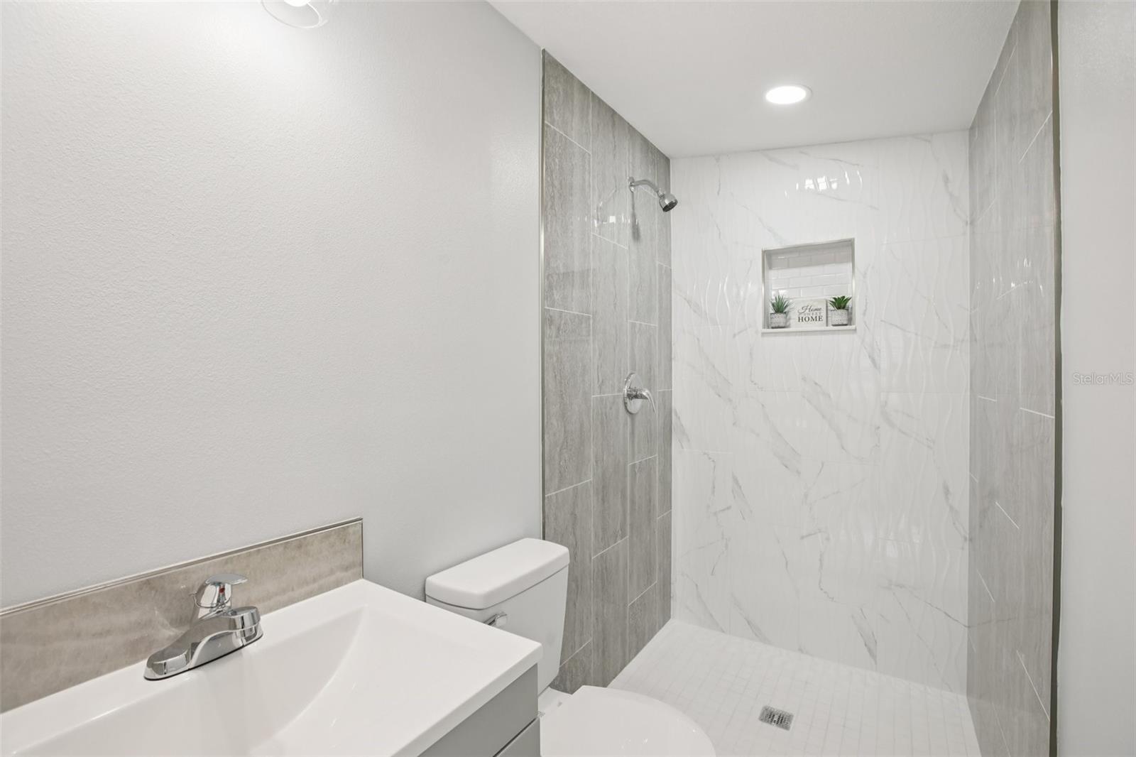 CLAIR MEL CITY UNIT 52 - Residential