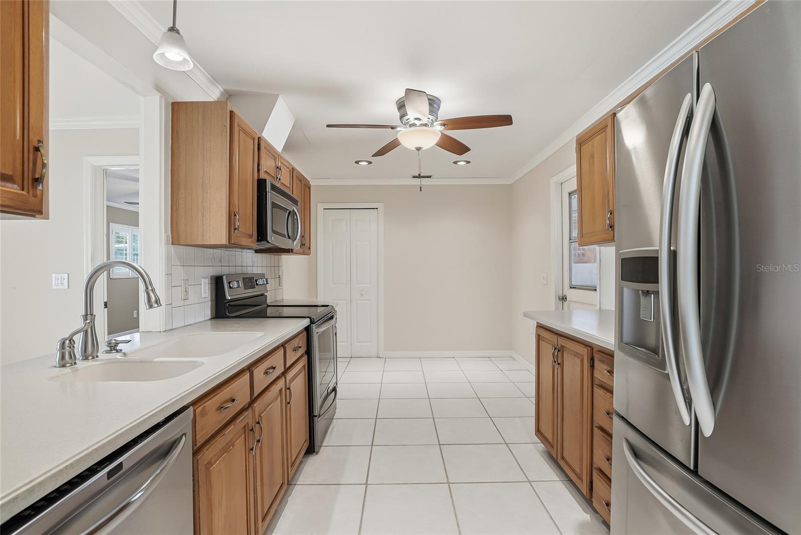 YACHT CLUB ESTATES - Residential