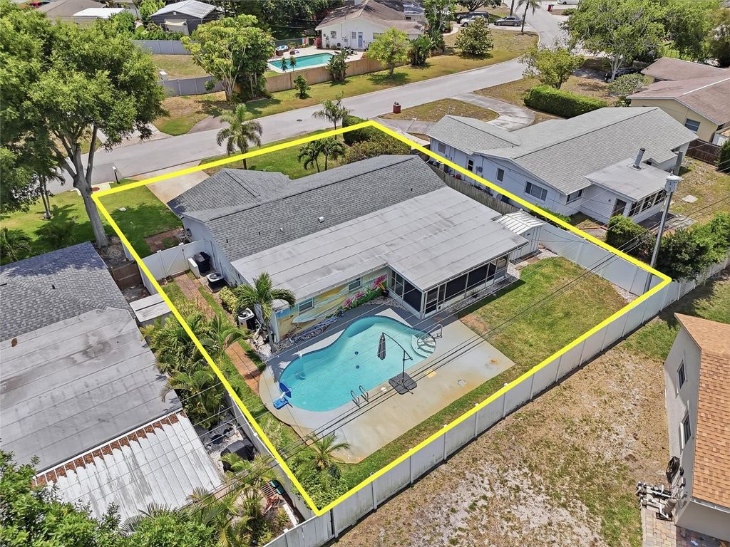 Photo of 14161 Hetrick Circle N, Largo, FL 33774 (MLS # TB8511957)