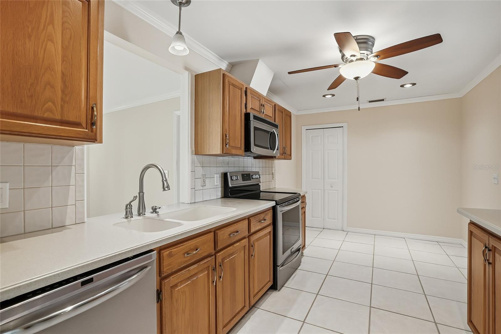 YACHT CLUB ESTATES - Residential