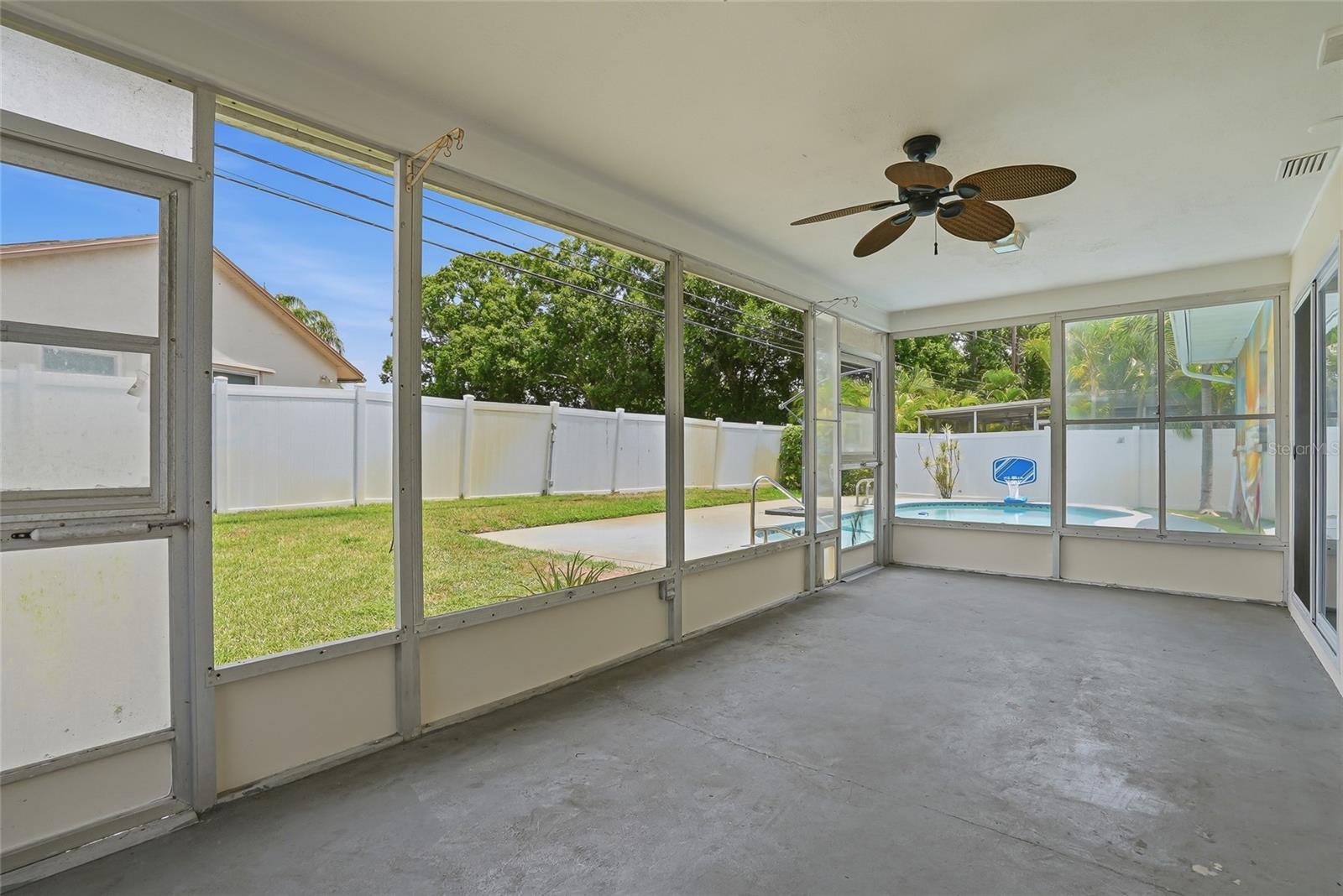 YACHT CLUB ESTATES - Residential