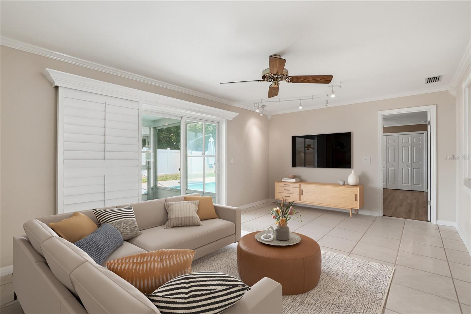 YACHT CLUB ESTATES - Residential