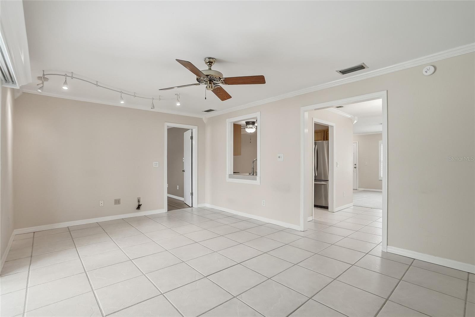 YACHT CLUB ESTATES - Residential