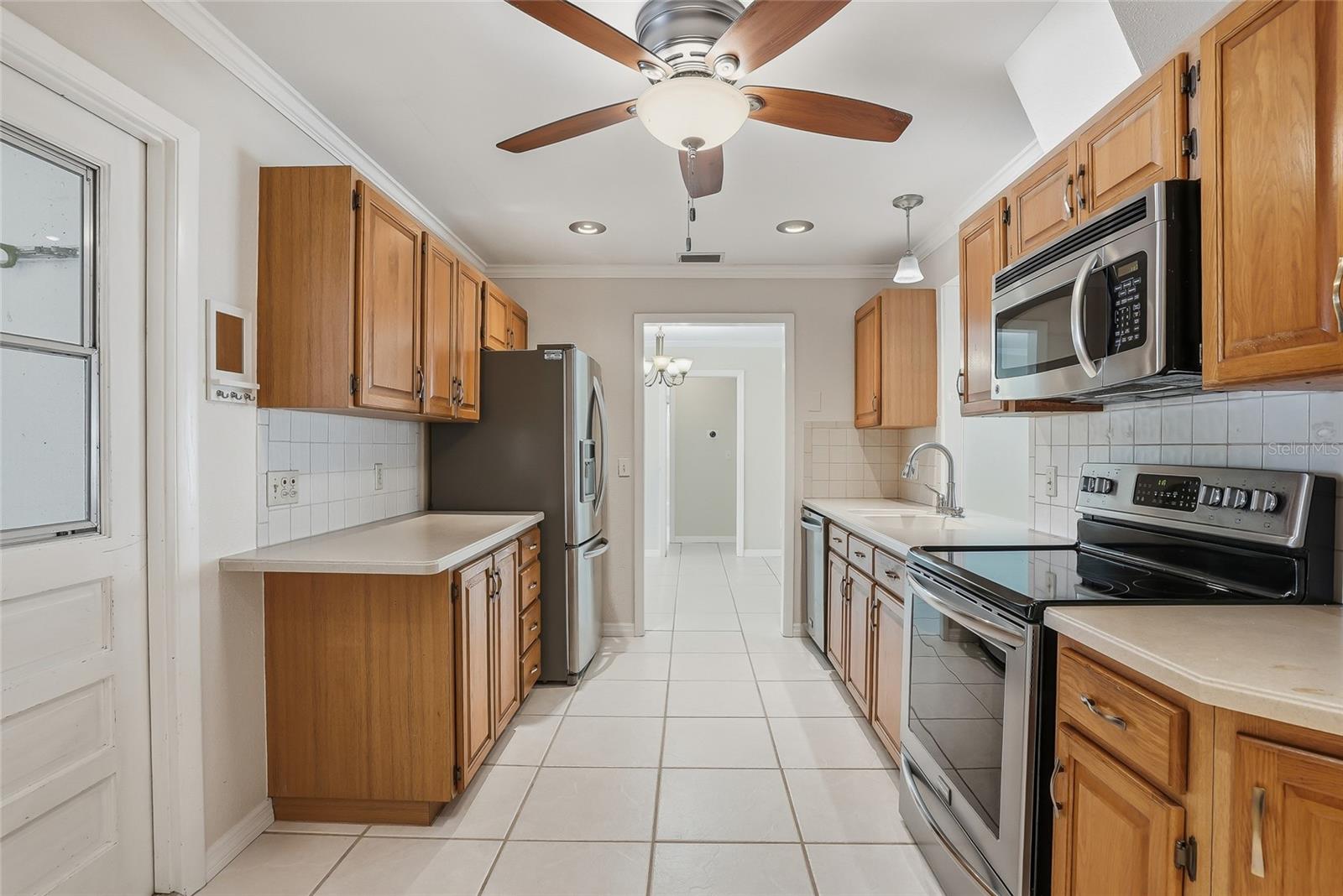 YACHT CLUB ESTATES - Residential