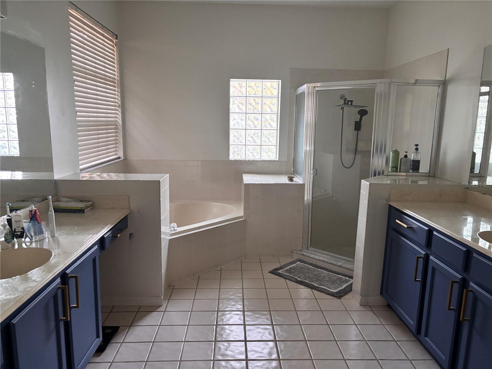 HUNTERS CREEK TR 335 PH 01 - Residential