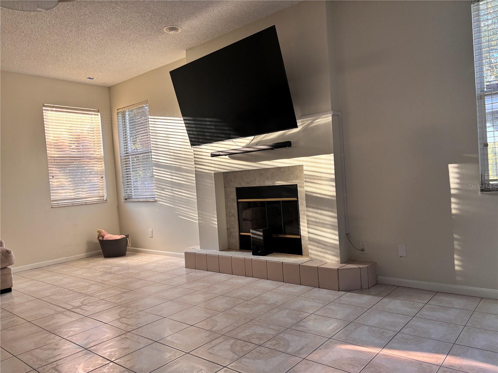 HUNTERS CREEK TR 335 PH 01 - Residential