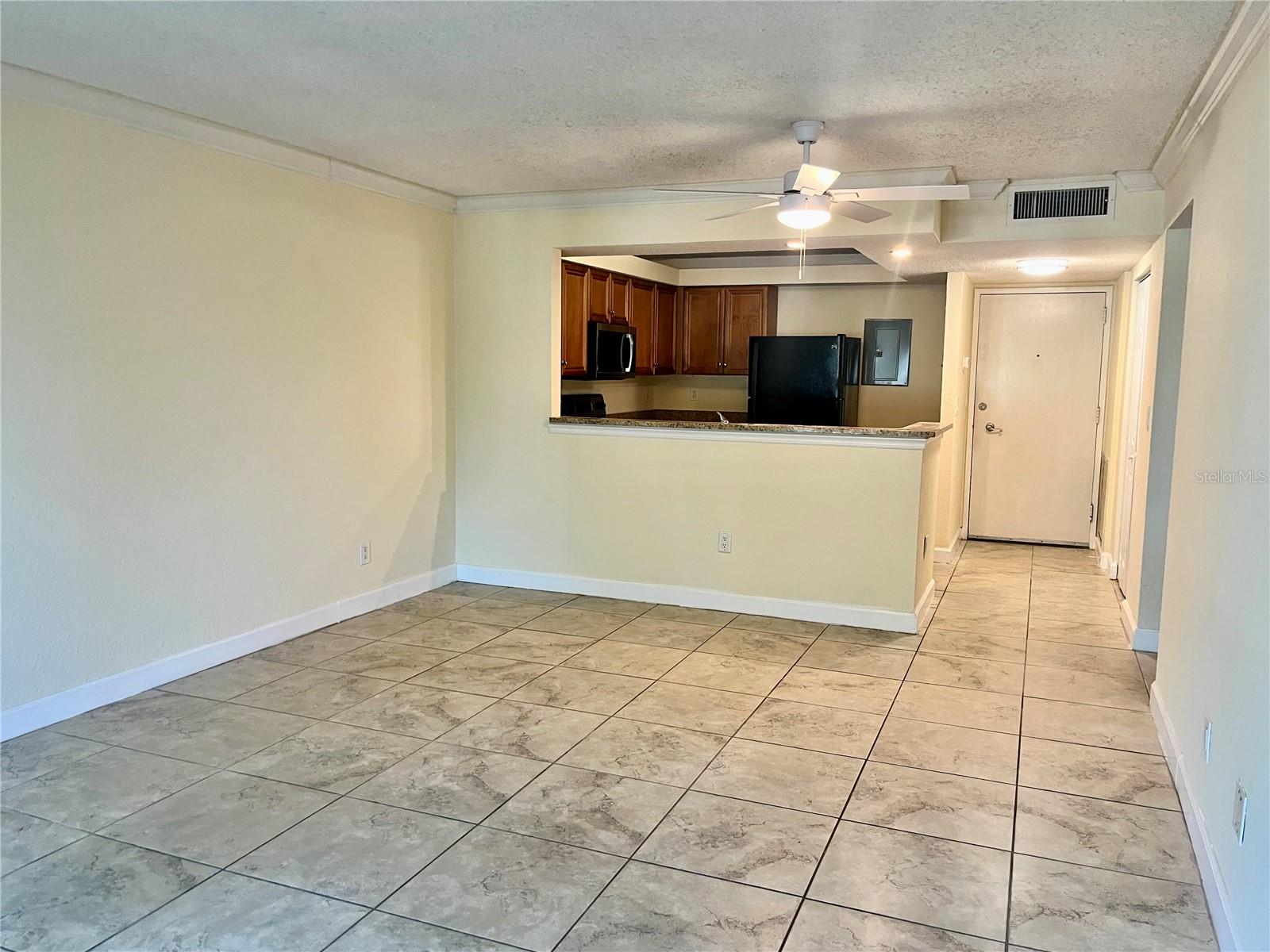 SARASOTA PALMS - Residential Lease