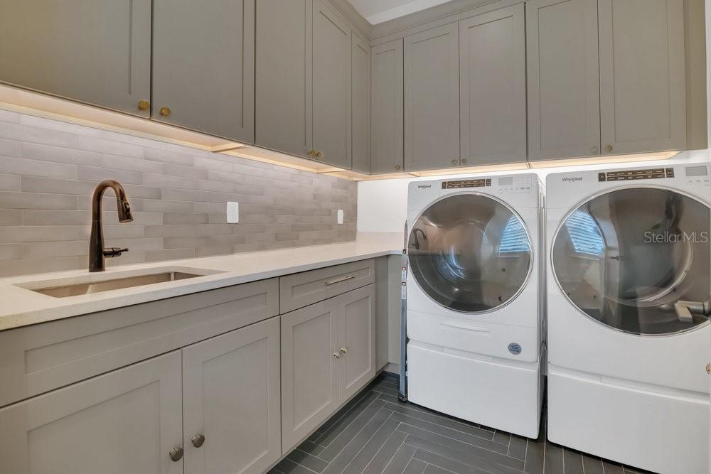 OAKLAND HILLS - Residential